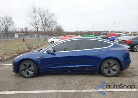 2019 Tesla Model 3 Long Range/Performance z USA, uszkodzony, nr VIN 5YJ3E1EB7KF195047